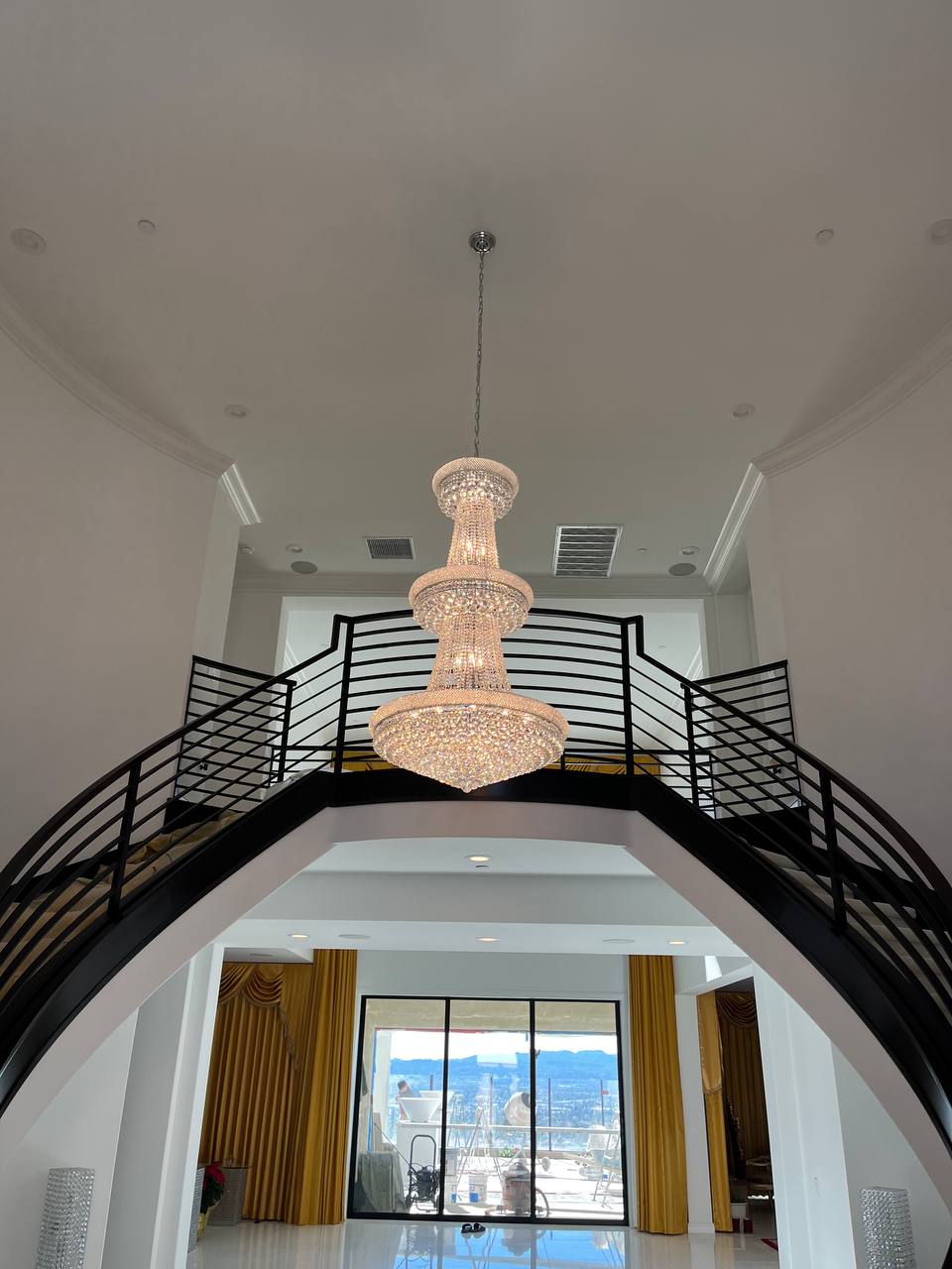 What's the Cost to Install Chandeliers?