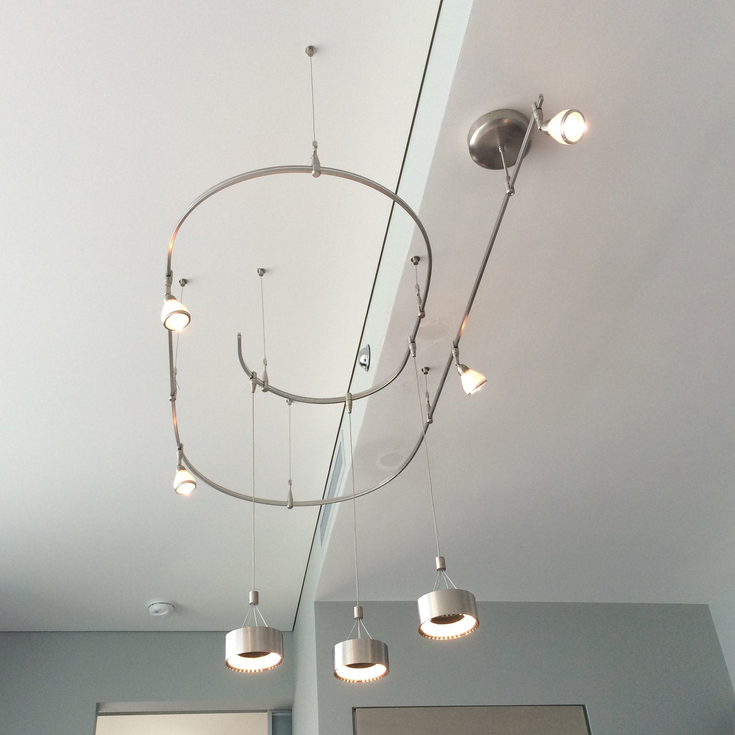 Get a free estimate of how much your pendant monorail lighting installation would cost in California.